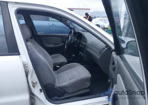 2001 Daewoo Lanos S z USA, uszkodzony, nr VIN KLATA52631B643819